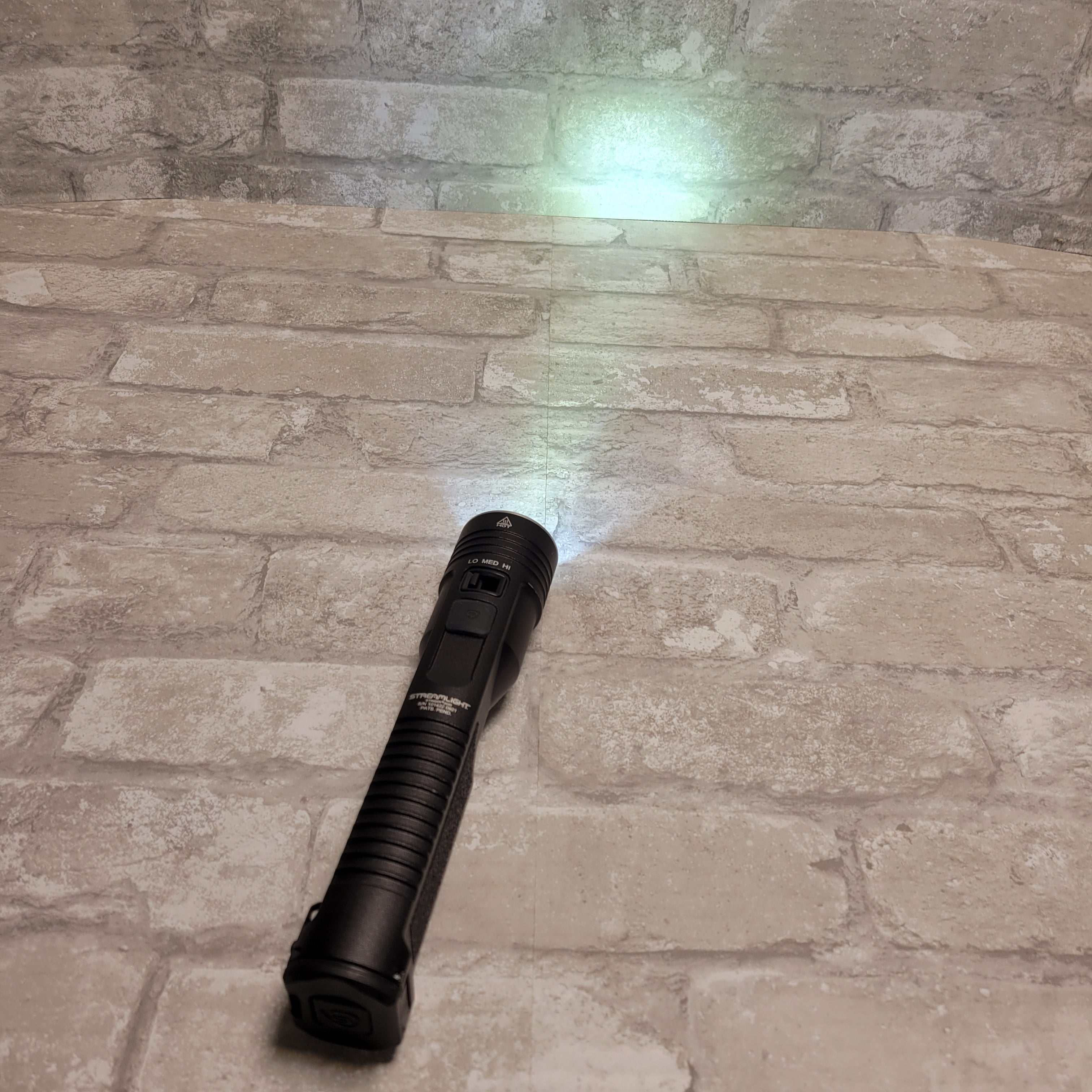 Streamlight Stinger 2020 Rechargeable LED Flashlight *READ DESCRIPTION* (8004036952302)